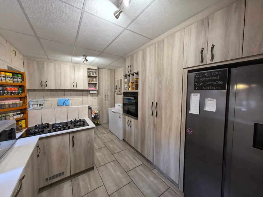 3 Bedroom Property for Sale in Rhodesdene Northern Cape